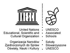 Логотип Ассоциации школ ЮНЕСКО связан символами: открытая книга (образование), на страницах которой также изображены голубиные крылья (мир) и глобус (диалог культур)