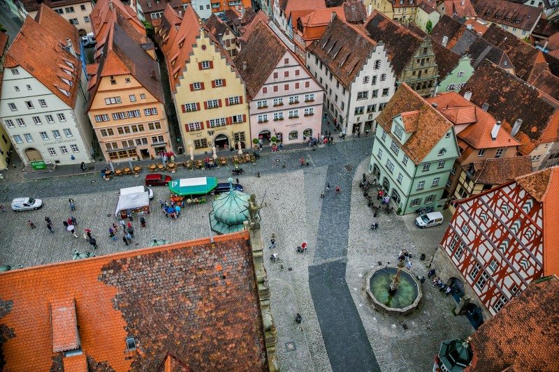 Связанная статья:   20 просто нереальных замков в Германии для посещения